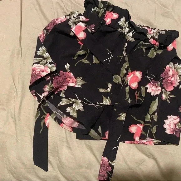 SHEIN Shorts - Picture 3 of 3